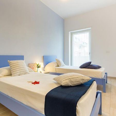 Blu 2P - Palazzina Laura Myho Casa Lägenhet Tortoreto Exteriör bild